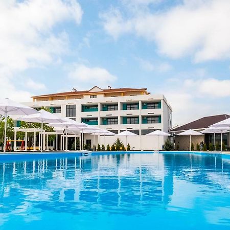 Welcome Summer Hotel Zatoka Bagian luar foto