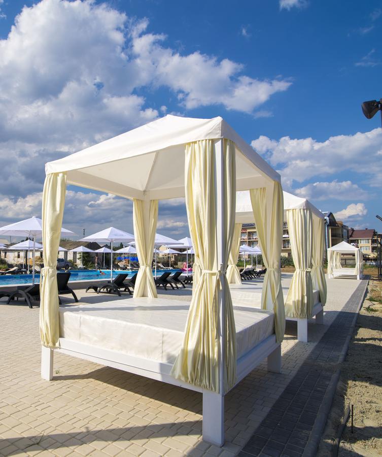 Welcome Summer Hotel Zatoka Bagian luar foto