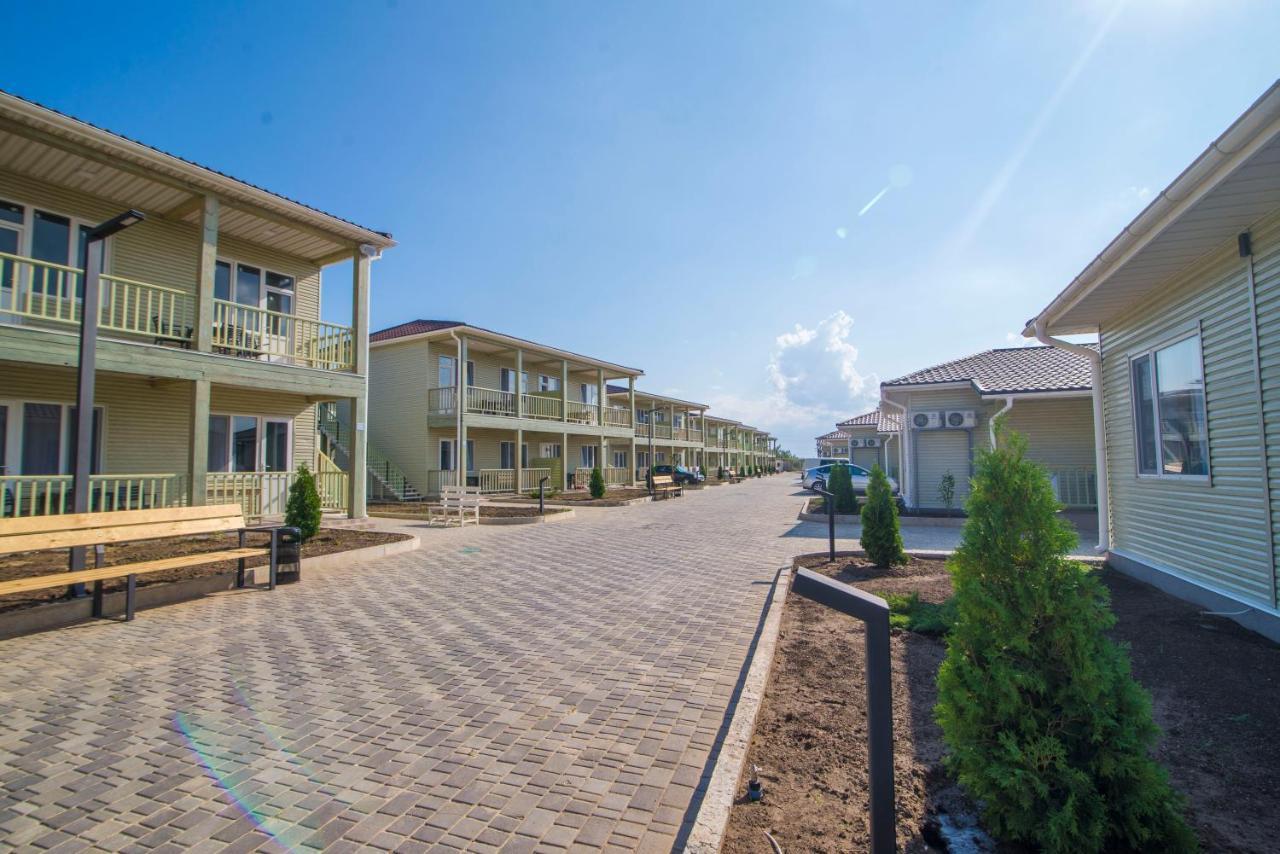 Welcome Summer Hotel Zatoka Bagian luar foto