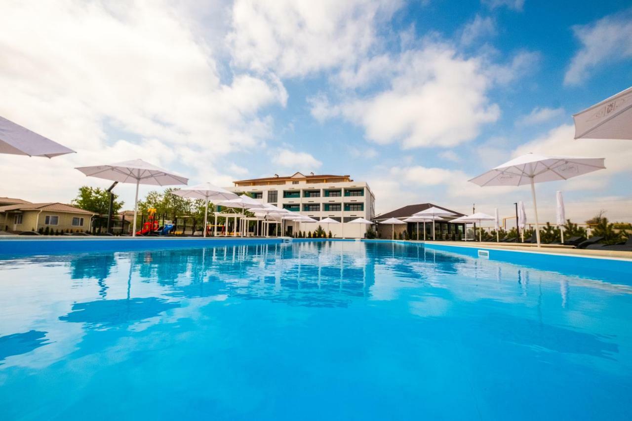Welcome Summer Hotel Zatoka Bagian luar foto
