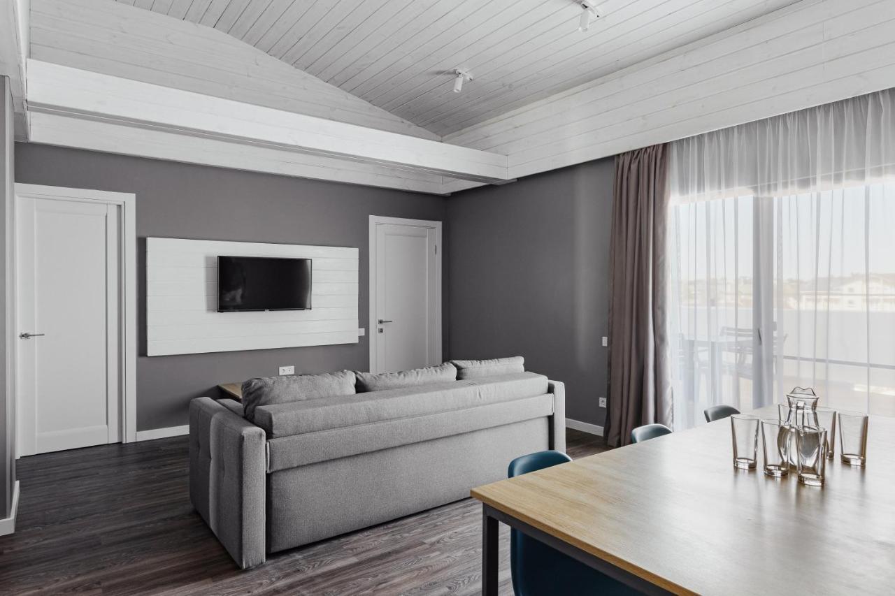 Welcome Summer Hotel Zatoka Bagian luar foto